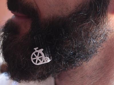 Old bike for beard - lateral wearing