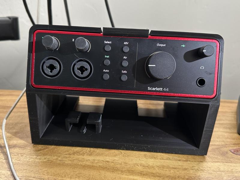 Scarlett 4i4 Gen 4 Under Desk Mount