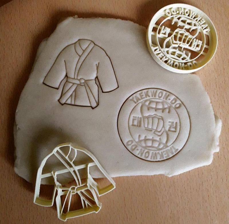 x2 Taekwondo set jacket jacket shield ITF logo dobok - cutter cookie dough clay