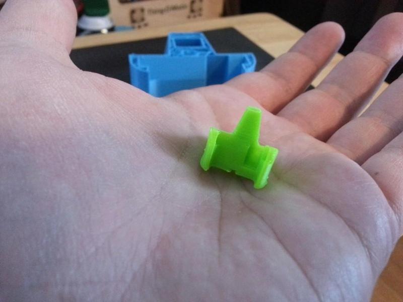 Monolithic Samsung Galaxy Note 2 (w/case) Stand