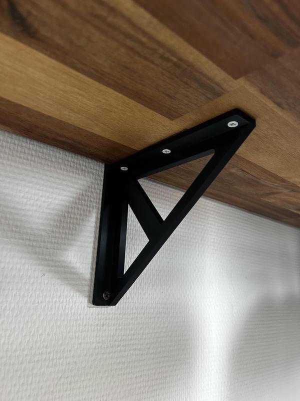 Shelf support
