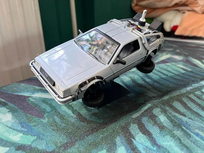 BTTF 2 Delorean (Welly production) stand