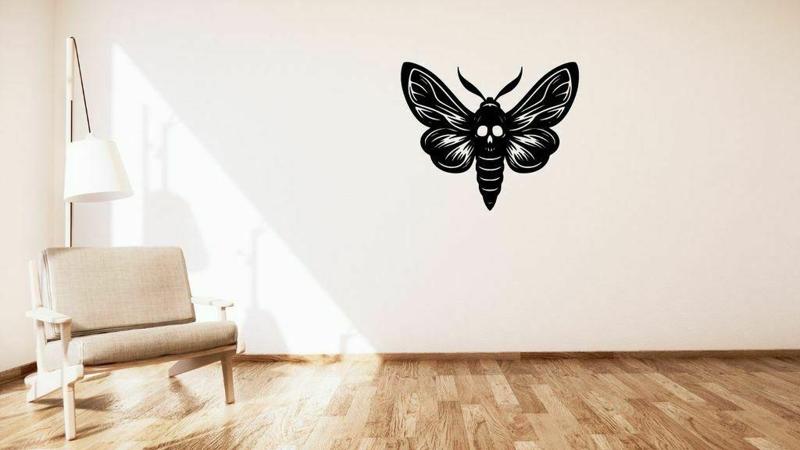 Death's-head moth / Smrtihlav wall decoration