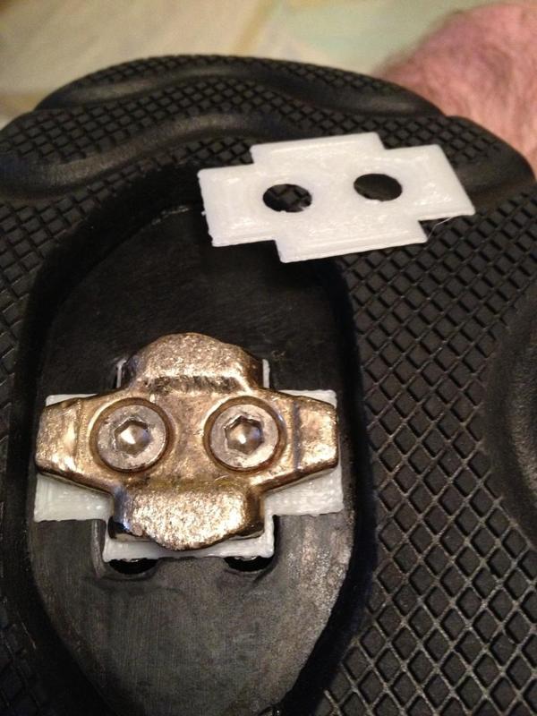 Clipless pedal cleat shim