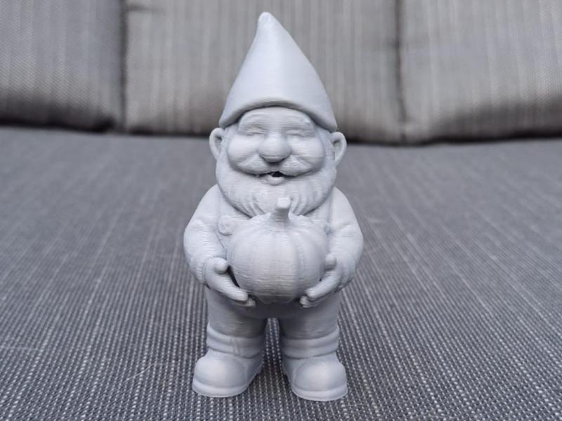 Harvest farmer Gnome with Pumpkin