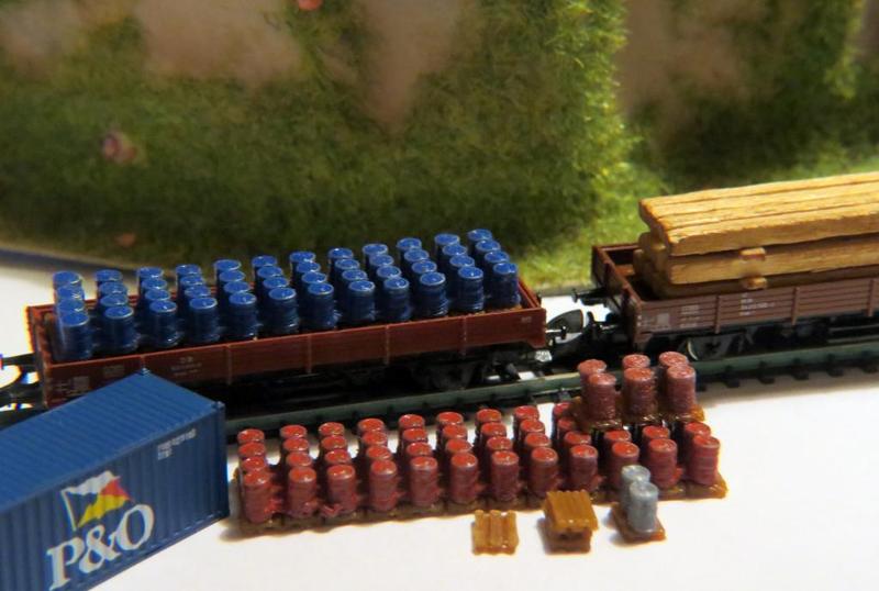 Oil Drums and pallet for Marklin Z Scale 8610