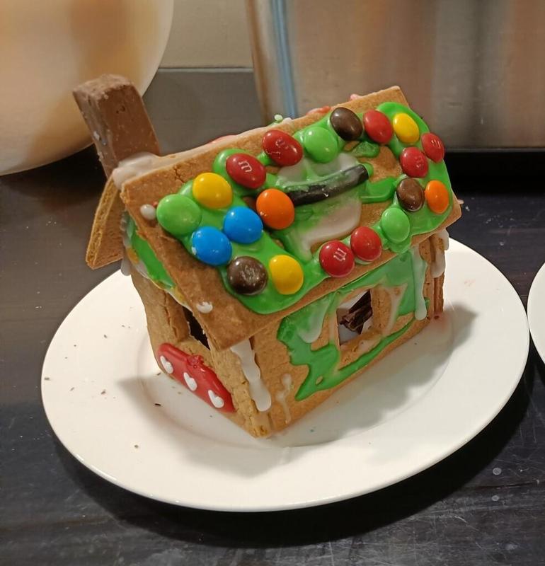 Small gingerbread house cookie cutter