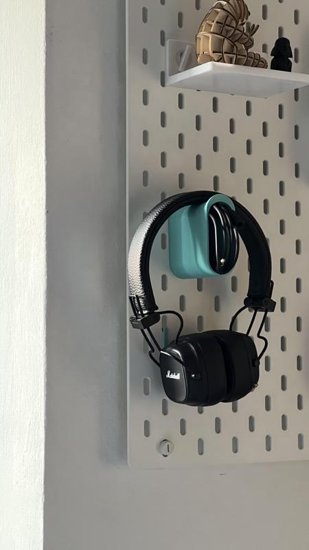 Headphones holder with cable storage