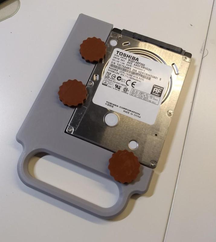 2,5" to 3,5" HDD / SSD adapter for CoolerMaster Silencio 550 Hot-Swap Bay