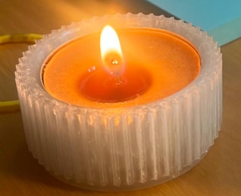 Tea light candle holder