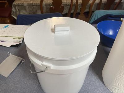 Lid for 2 gal home depot bucket