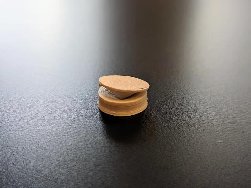 Speaker stand feet with noise reduction spikes