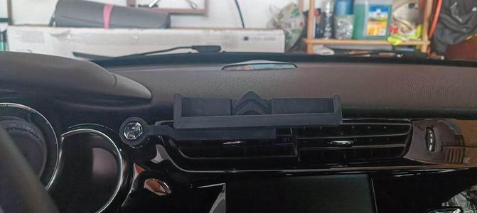 Citroen DS3 Phone Holder enlarged