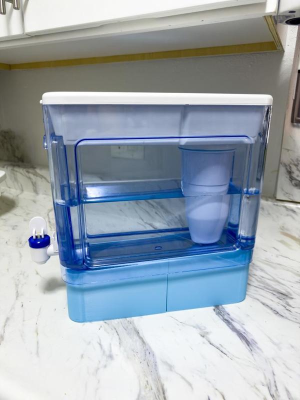 Quick stand for the Zero Water 32 Cup Ready-Read Dispenser, remixed encouraged!