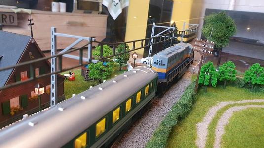 traction pole - słup trakcyjny - sieć trakcyjna - catenary