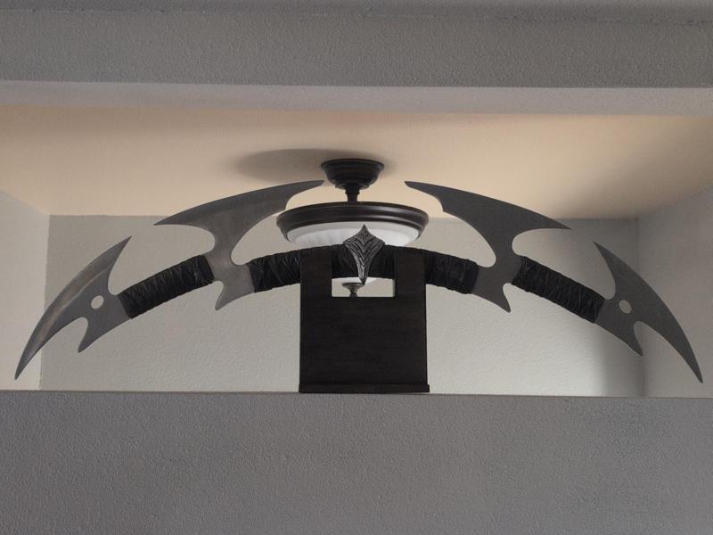 Reverse Bat'leth Sword Stand