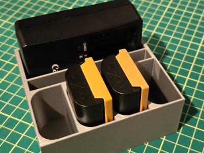 Canon Charger (LC-E6) & Battery Holder (LP-E6)