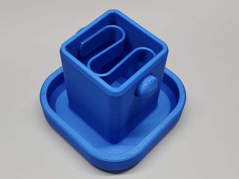 Blank Hitch Cover with Compliant Spring Lock Mechanism