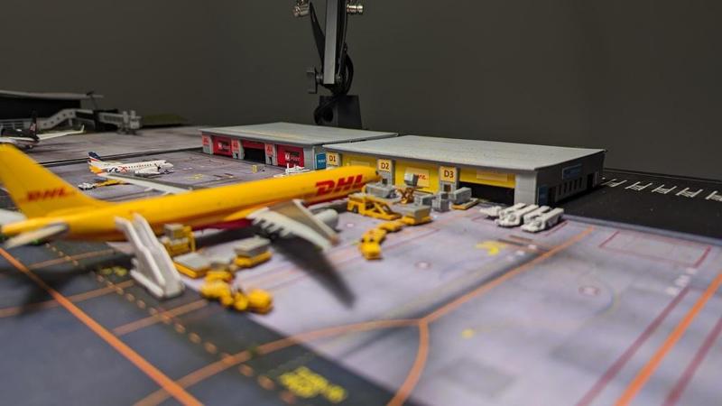 1:400 Airport cargo terminal 