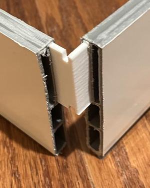 Notched Corner Connector for IKEA Förbättra Toekick