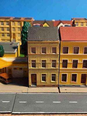 Urban building 14 - town house (z-scale)