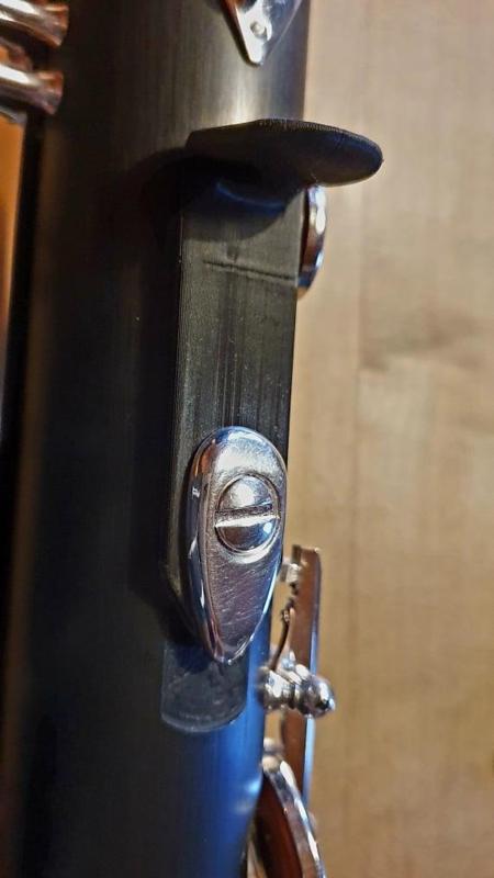 Bass clarinet thumb rest
