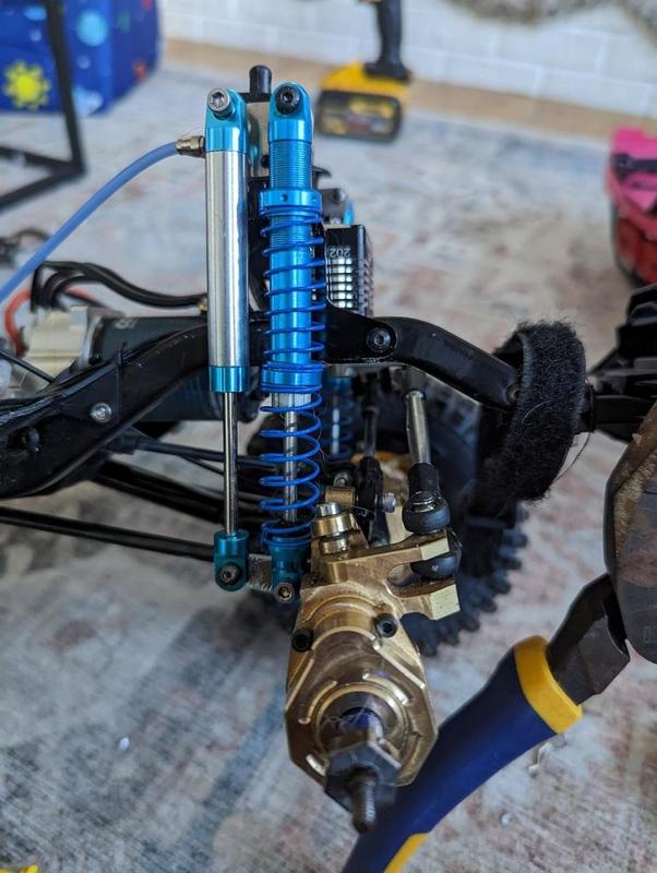 TRX4 Dial Shock Mount