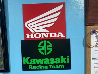 Kawasaki Racing Team sign