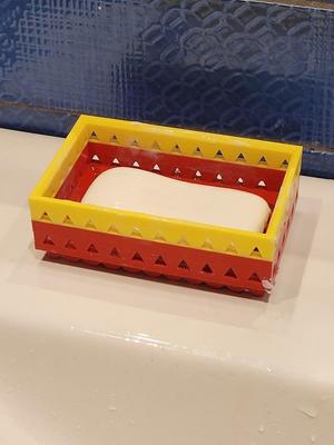 Customizable supportless mesh bathroom storage box