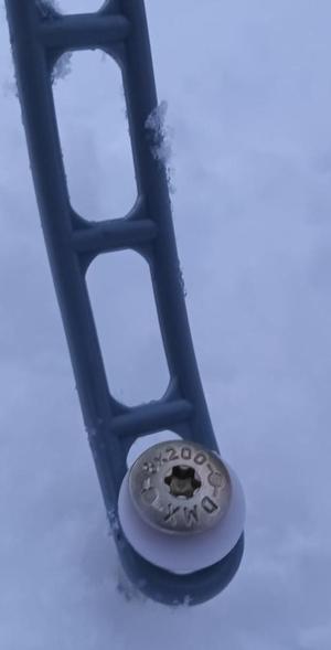 Tellerkopfschrauben statt Hering am Vorzelt