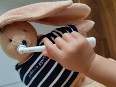 Kids toothbrush handle for Oral B precision clean
