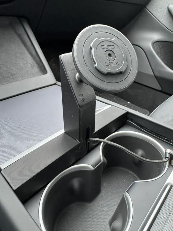 Universal (Quadlock Phone) holder for Tesla Model 3 - Highland 2024 center console   