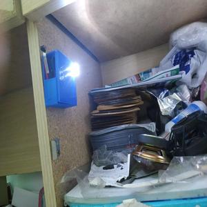 Automatic closet door light