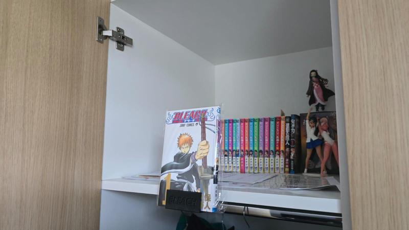 Manga display stand (Naruto, Bleach, One Piece)