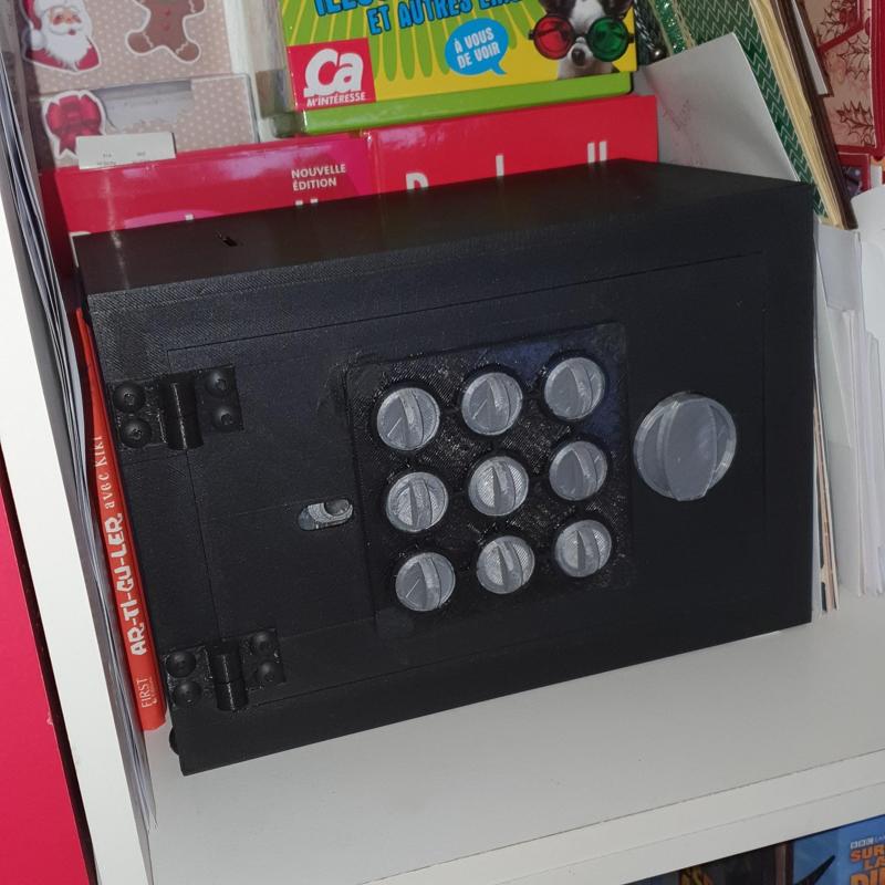 piggy bank safe with storage