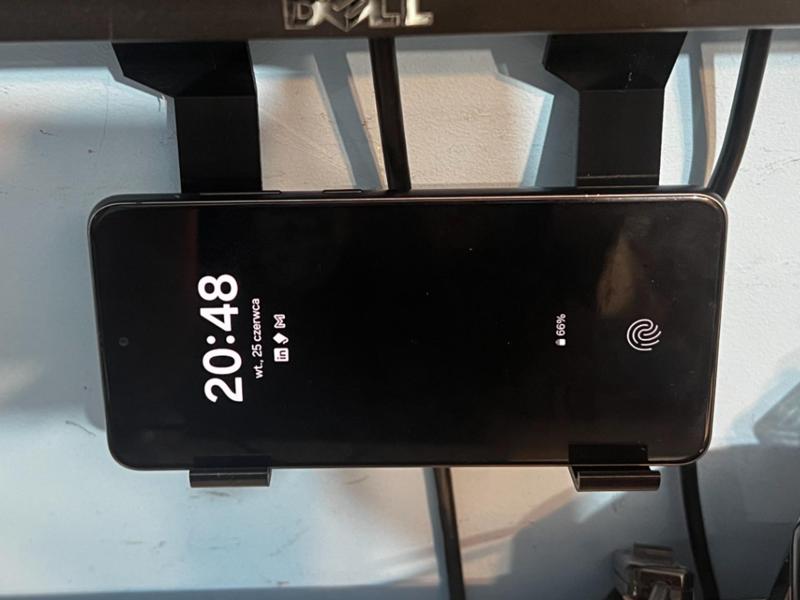 Phone holder / bracket for monitor 