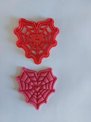 Spider's Web Heart