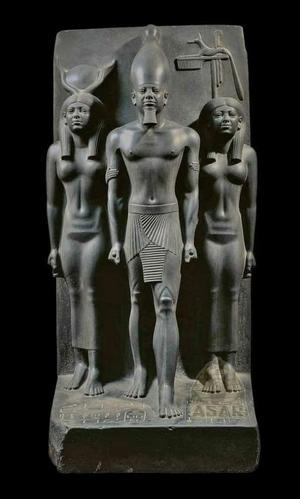 Triad Statue of king Menkaure
