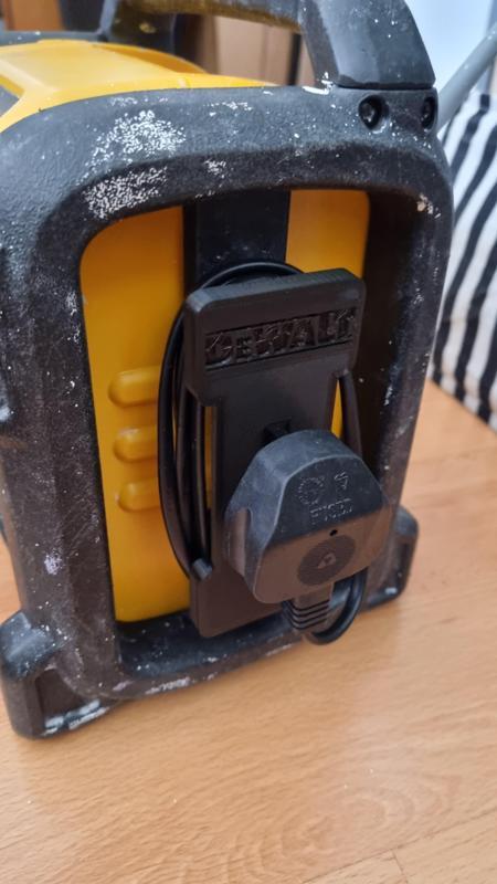 DeWalt Radio DCR-020gb Power lead tidy