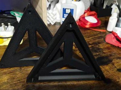 Door painting triangles (pair) 200mm