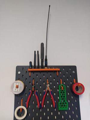 SKADIS SMA antenna holder