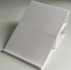 Mount for using a macbook as a second display