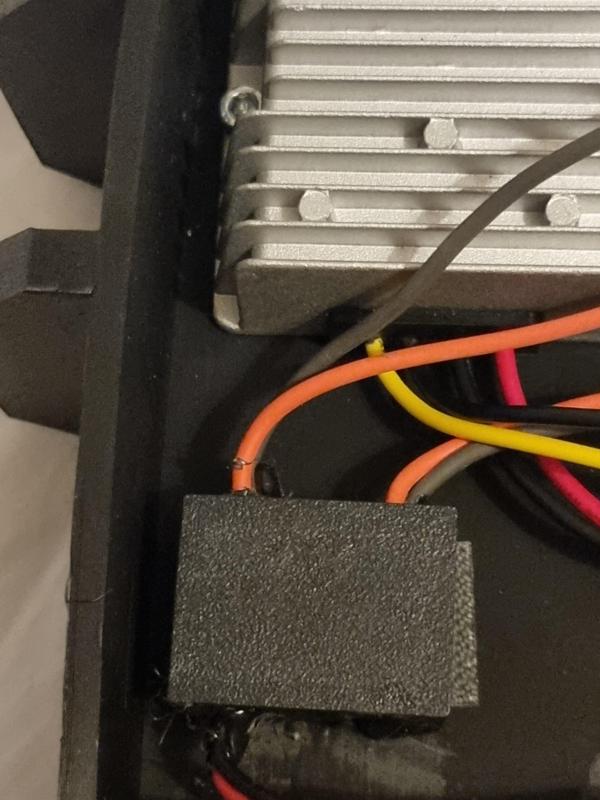 Dual ideal diode case