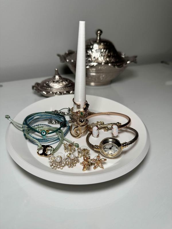 Basic Jewelry Holder