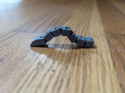 Happy articulated Inchworm, no supports needed