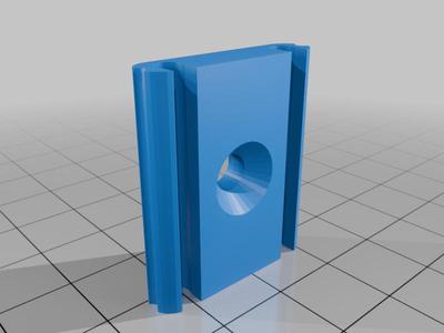 Fencing clip for wire fencing