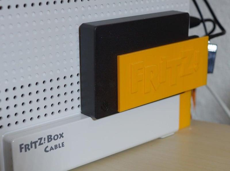 Halterung für 2,5" Festplatten an Fritz!Box 6591 Cable / Harddisk Bracket for Fritz!Box Cable 9591