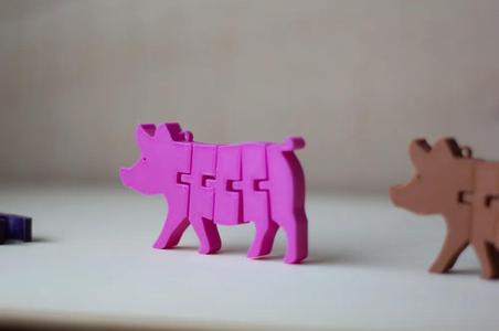 Flexi Pig Keychain Articulated
