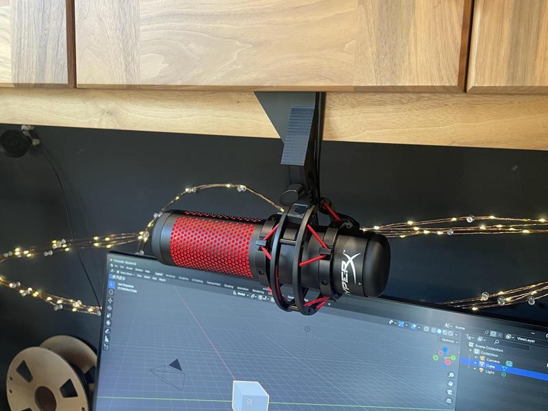 HyperX Quadcast Mic Hang