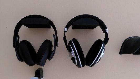 Headphone wall hanger